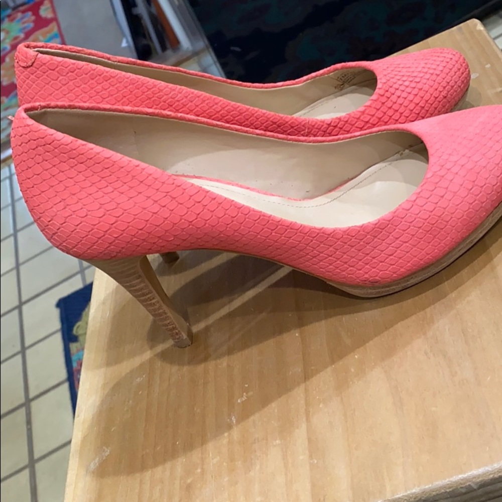 Vince Camuto women’s wedge pump size 7/37